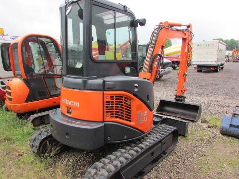 Hitachi ZX 35 U-2 – Heckansicht (Bild 4)