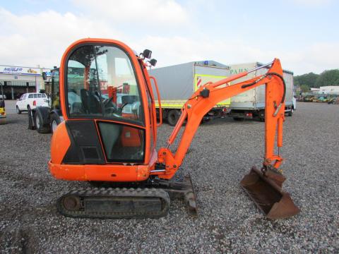 JCB 8018 CTS  – Heckansicht (Bild 4)