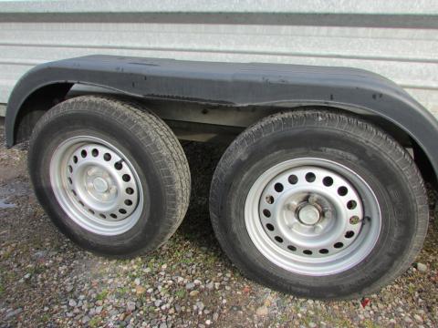 Stedele SDAH offener Kasten MTS351835 / Baumaschinentransporter  – Einsatz auf Baustelle (Bild 9)