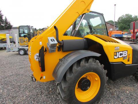 JCB 531-70 Teleskoplader – Seitenansicht rechts (Bild 3)