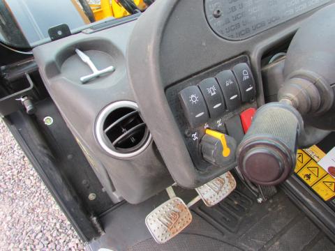 JCB 531-70 Teleskoplader – Frontansicht (Bild 13)
