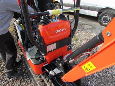Kubota K008-5 neues Modell – Innenraum (Bild 17)
