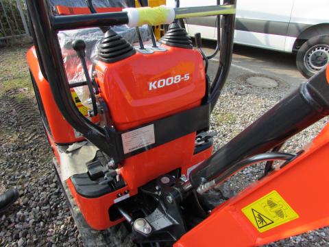 Kubota K008-5 neues Modell – Detailaufnahme Kabine (Bild 18)