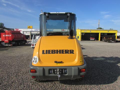 Liebherr L 508 Compact  – Einsatz auf Baustelle (Bild 9)