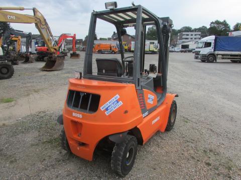 Steinbock / Boss CD 22 C Diesel Gabelstapler  – Innenraum (Bild 5)