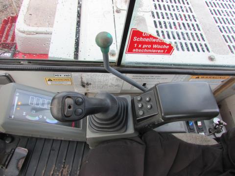 Takeuchi TB 175  – Frontansicht (Bild 13)