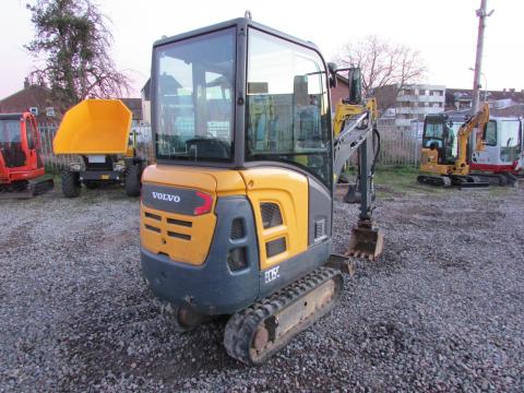 Volvo EC 15 C  – Innenraum (Bild 5)