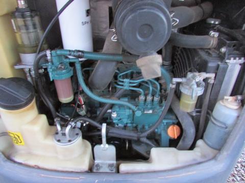Volvo EC 15 C  – Detailaufnahme Motor (Bild 7)