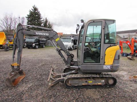 Volvo EC 27 C  – Frontansicht (Bild 1)