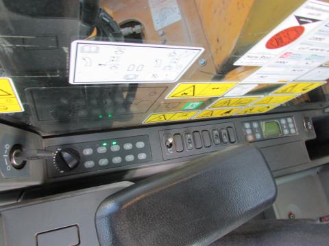 Caterpillar 325 FLCR VAH  – Innenraum (Bild 17)