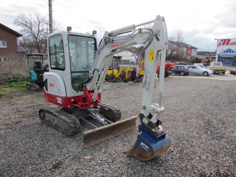 Takeuchi TB 225 V1  – Innenraum (Bild 5)
