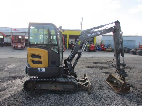 Volvo EC 27 D  – Innenraum (Bild 5)