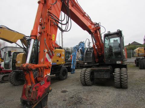 Hitachi ZX 140 W-3  – Frontansicht (Bild 1)