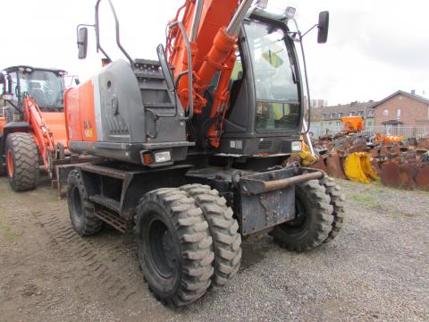 Hitachi ZX 140 W-3  – Innenraum (Bild 5)