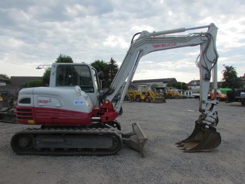 Takeuchi TB 290  – Detailaufnahme Kabine (Bild 6)
