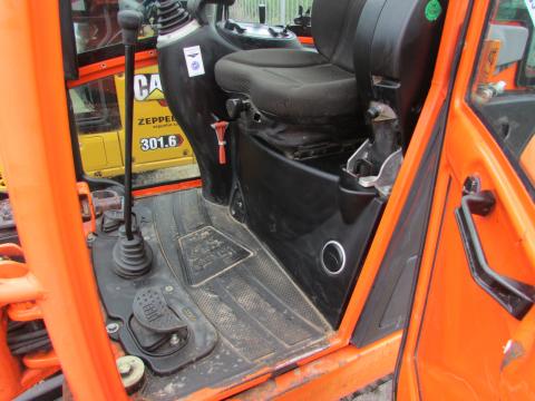 JCB 8018 CTS  – Detailaufnahme Motor (Bild 7)