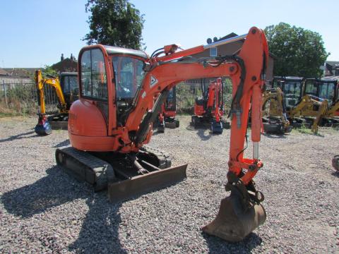 JCB 8025 – Heckansicht (Bild 4)