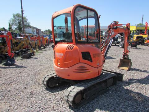 JCB 8025 – Detailaufnahme Motor (Bild 7)