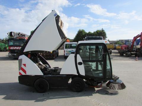 Johnston Sweepers CN 200 Kehrmaschine 142A 101T  – Nahaufnahme (Bild 11)