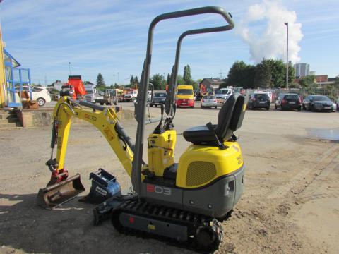 Wacker Neuson 803  – Seitenansicht rechts (Bild 3)