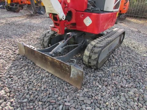 Takeuchi TB 210 R  – Seitenansicht rechts (Bild 3)
