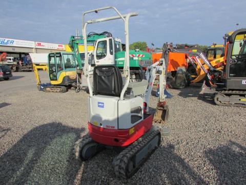 Takeuchi TB 210 R  – Innenraum (Bild 5)