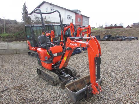 Kubota K 008-3  – Seitenansicht rechts (Bild 3)