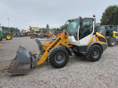 Liebherr L 506 Compact  – Frontansicht (Bild 1)