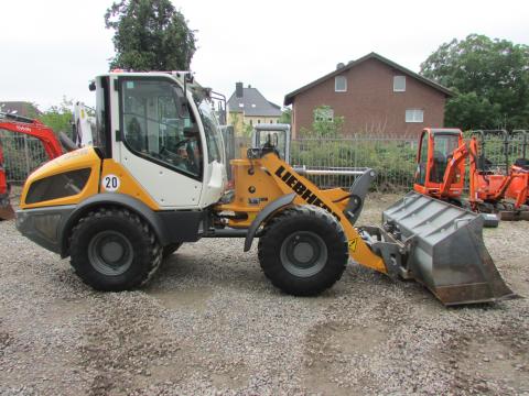 Liebherr L 506 Compact  – Innenraum (Bild 5)