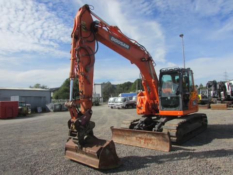 Doosan DX 140 LCR-3  – Innenraum (Bild 5)