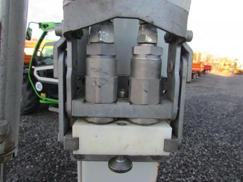 Takeuchi TB 225  – Seitenansicht rechts (Bild 3)