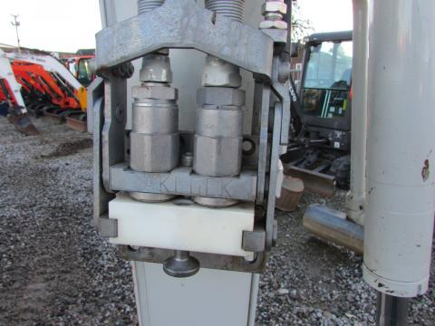 Takeuchi TB 225  – Detailaufnahme Kabine (Bild 6)