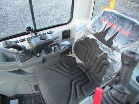 Takeuchi TB 225  – Nahaufnahme (Bild 11)