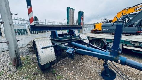 Schroeder Anhänger Nachläufer  – Frontansicht (Bild 1)