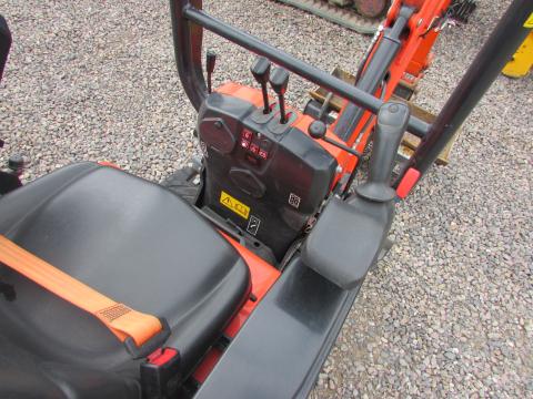Kubota U 10-5 Side Lever  – Detailaufnahme Kabine (Bild 6)