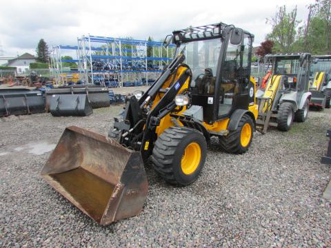 JCB 403  – Seitenansicht links (Bild 2)