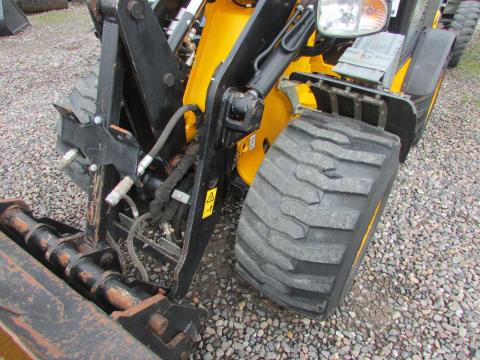 JCB 403  – Seitenansicht rechts (Bild 3)