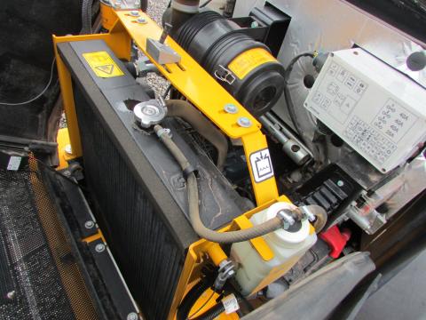 JCB 403  – Detailaufnahme Motor (Bild 7)