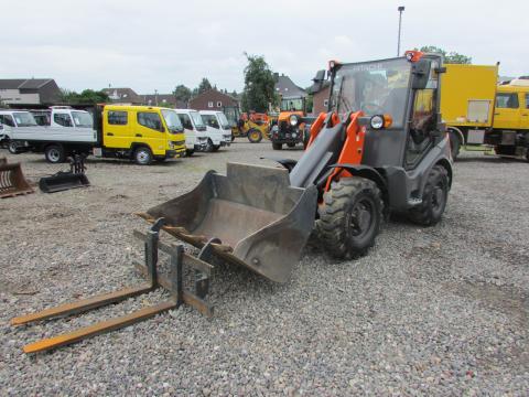 Hitachi ZW 65-6 V – Seitenansicht links (Bild 2)