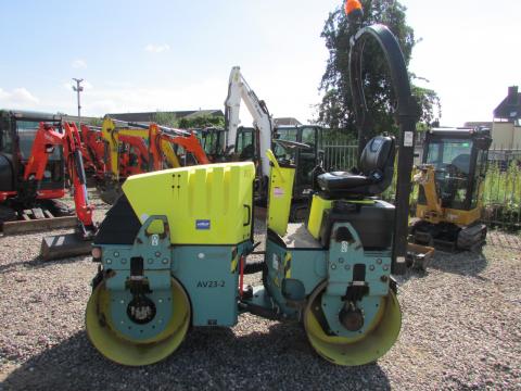Ammann AV 23-2 – Frontansicht (Bild 1)