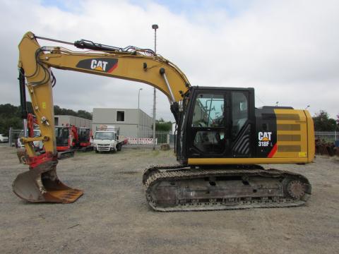Caterpillar 318 FL – Frontansicht (Bild 1)