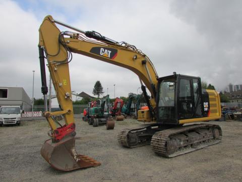 Caterpillar 318 FL – Seitenansicht rechts (Bild 3)