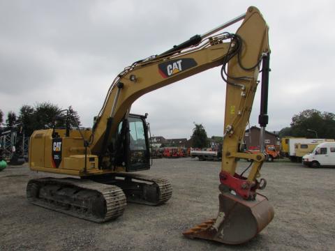 Caterpillar 318 FL – Innenraum (Bild 5)
