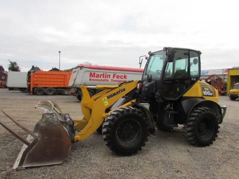 Komatsu WA 100 M-6 – Frontansicht (Bild 1)