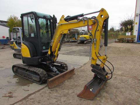 Yanmar Vio 25-4 – Seitenansicht links (Bild 2)