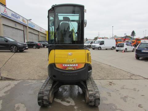Yanmar Vio 25-4 – Heckansicht (Bild 4)