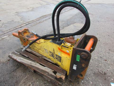 Atlas Copco MB 750 – Seitenansicht links (Bild 2)