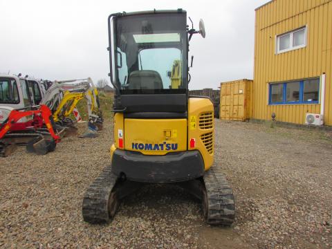 Komatsu PC 35 MR-3 – Detailaufnahme Kabine (Bild 6)