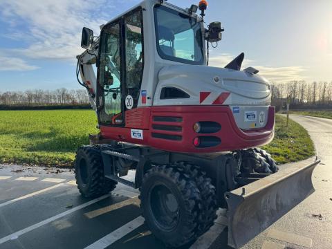 Takeuchi TB 295 W V4 – Seitenansicht rechts (Bild 3)