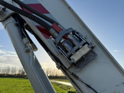 Takeuchi TB 295 W V4 – Innenraum (Bild 5)